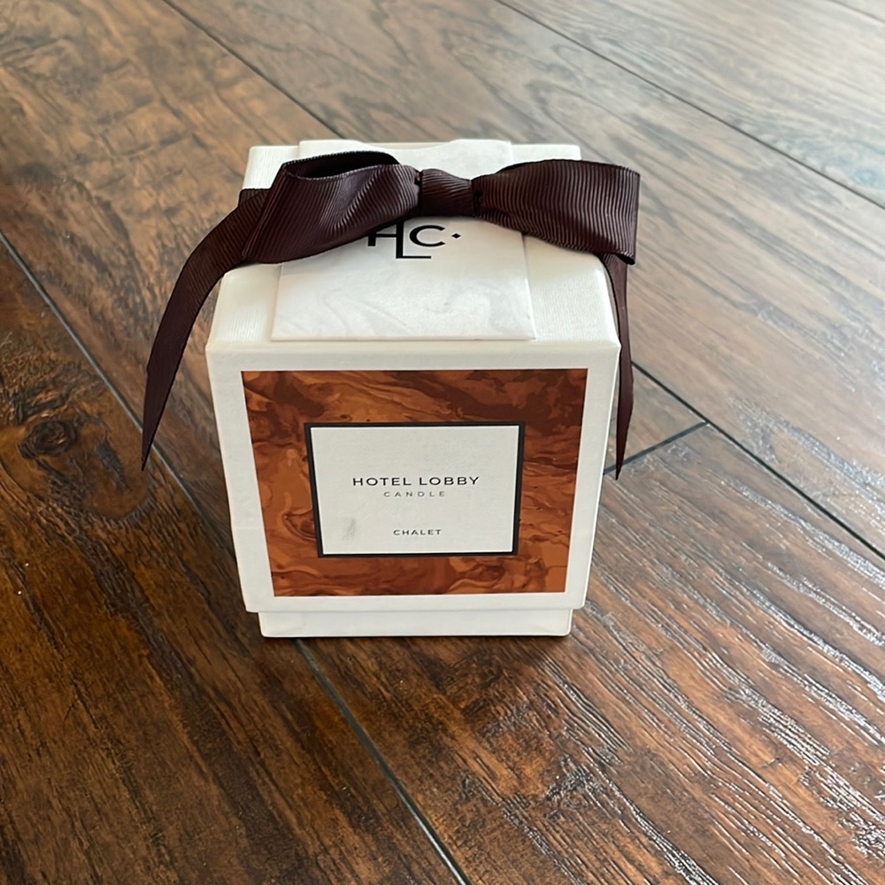 Hotel Lobby Candle - Chalet Scent